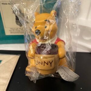 Disney Winnie Pooh & Honey Tree Time Something Sweet Figurine w COA Box new